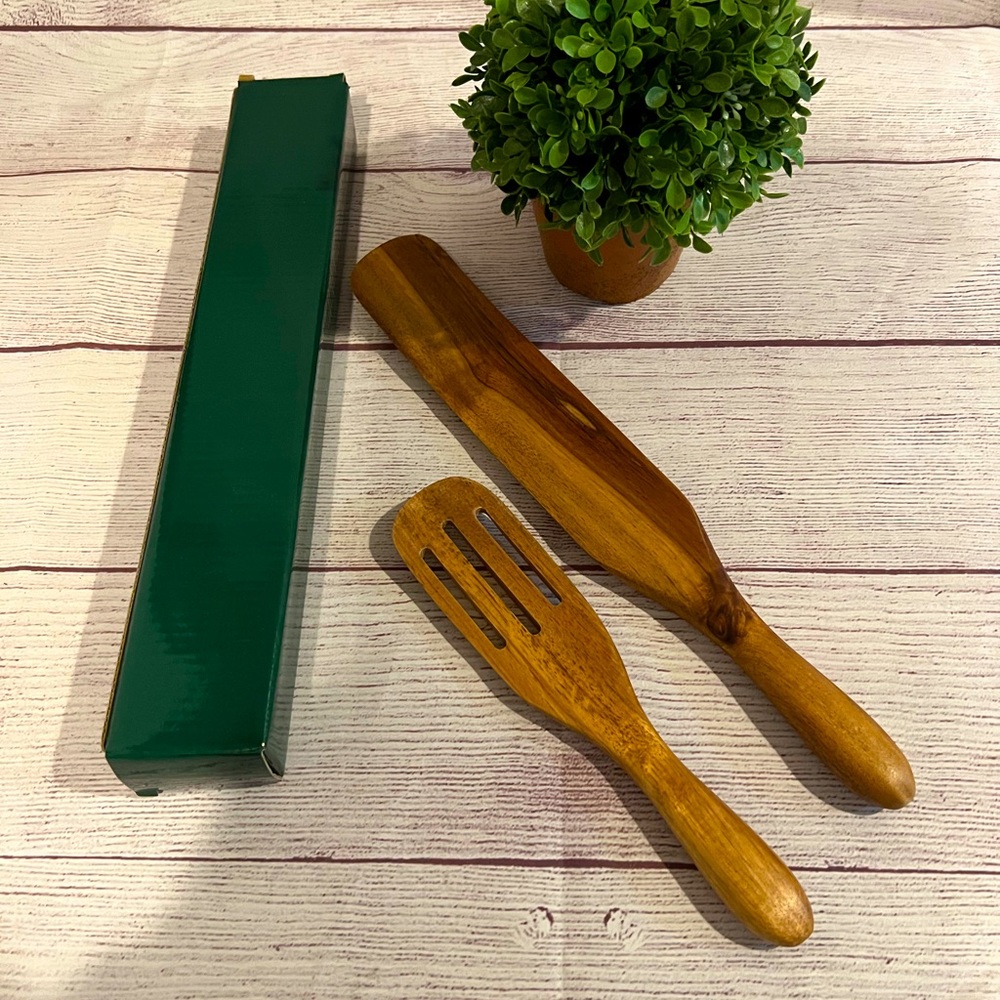 New in packaging Mad Hungry Acacia Wooden Spurtle Set